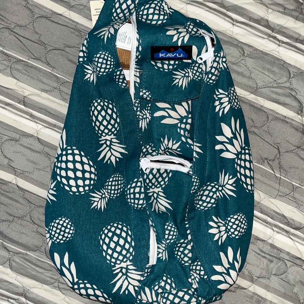 NWT Kavu Teal & Cream Rope Bag with Pineapple Design